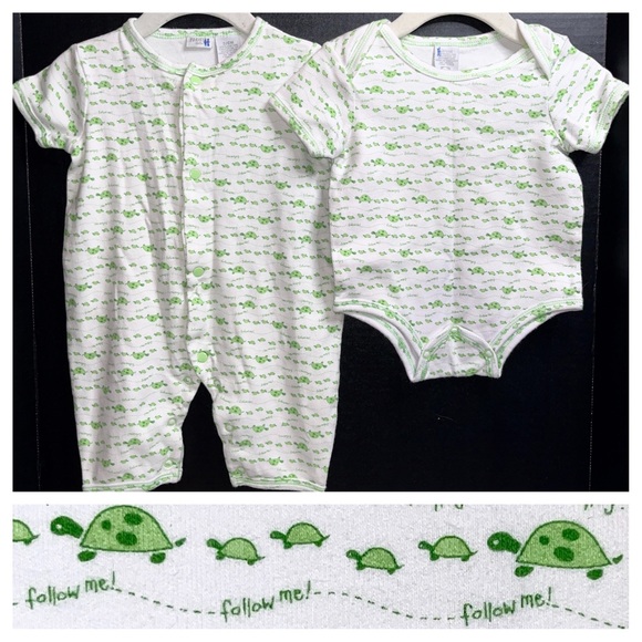 🐢 Parisian BeBe 2 piece set, white background with green turtles, 100% cotton - Picture 1 of 16